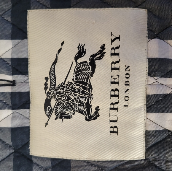 Burberry trench coat with movable vest - Picture 3 of 15